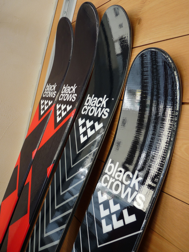 Skis black crows